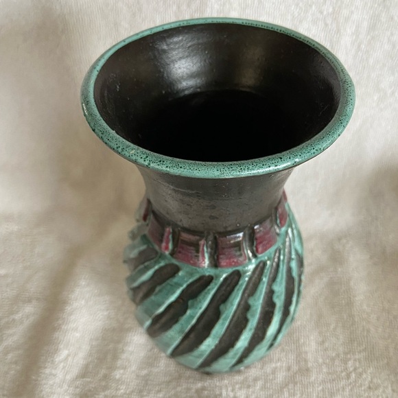 Vtg ITALIAN Hand Made POTTERY VASE Carved Designs in TEAL/BURGUNDY/Metallic Blk - Picture 3 of 11
